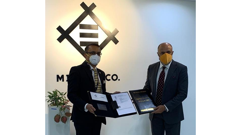 After the Signing Ceremony (Left : PRESPL / Colonel Rohit Dev COO, Right : Mitsubishi India / Ashraf Syed Faisal Managing Director)